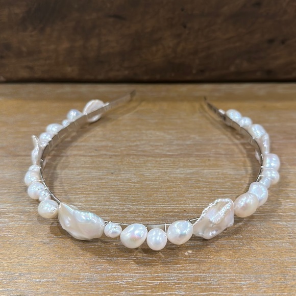 BHLDN Accessories - Anthropologie BHLDN x Emma Katzka Millie Pearl Headband